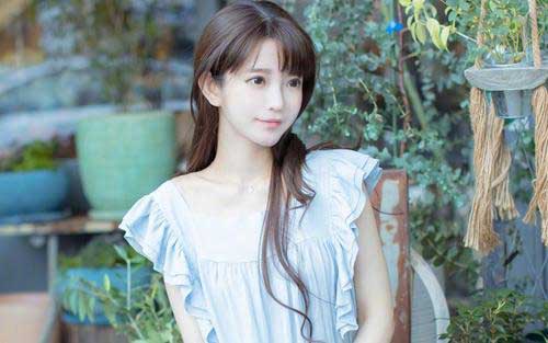 聊天時女生回復(fù)有事嗎