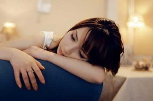 如何跟不認(rèn)識(shí)的女生聊天