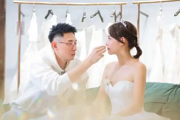 讓男人感覺對你虧欠！如何做到潛移默化？